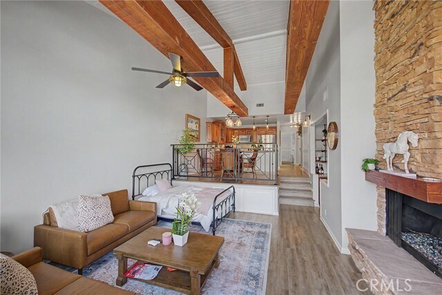 Building Photo - 6315 Marina Pacifica Dr S