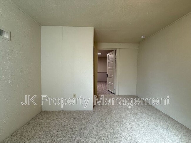 Building Photo - 2716 Central Ave