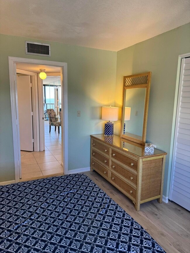 Building Photo - 9500 S Ocean Dr