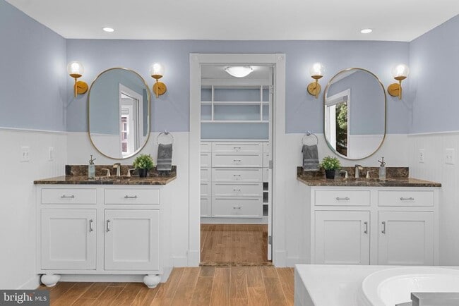 Building Photo - 10429 Headly Ct