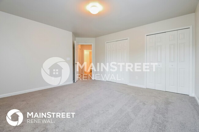 Building Photo - 8904 Crestview Cir
