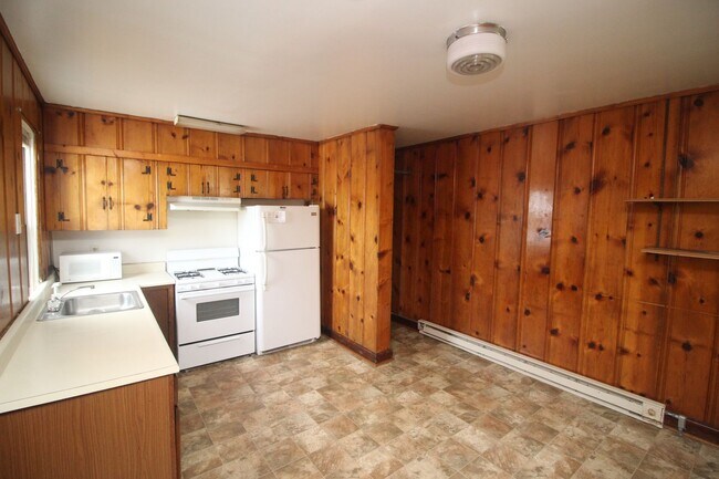 Building Photo - 2820 Guilford Ave