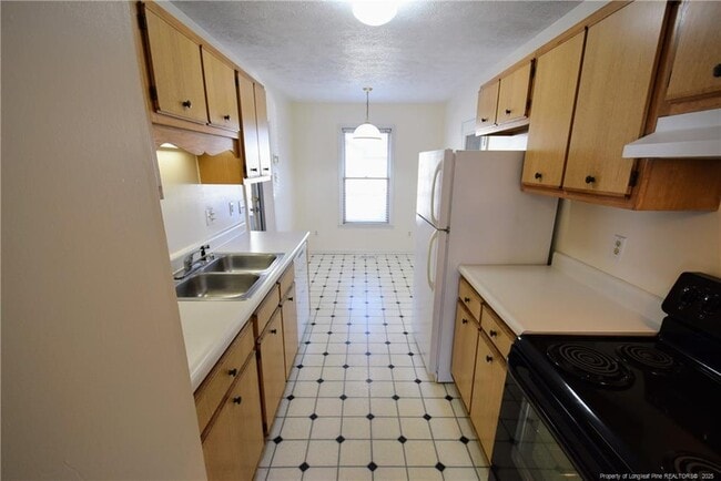 Building Photo - 6549 Applewhite Rd