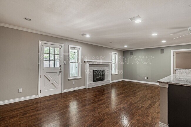 Building Photo - 535 S Cody St