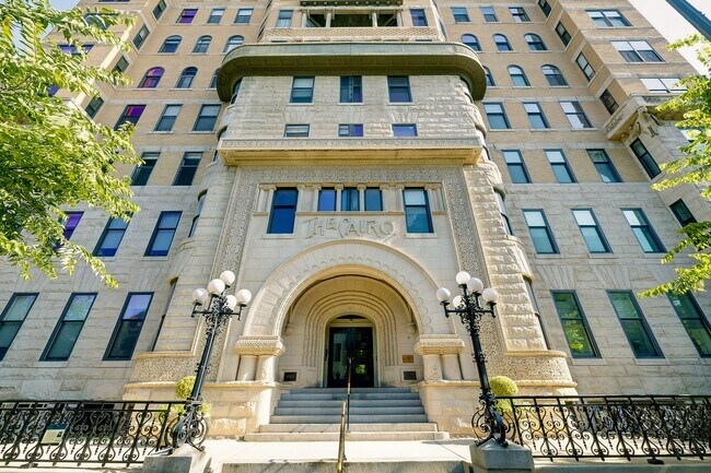 Building Photo - Heart of Dupont Move-in Ready Studio at the Historic Cairo Condominium! Utilities Included!