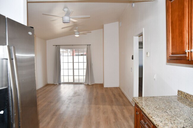 Building Photo - Parker (388) North