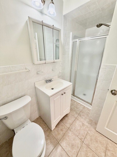 Building Photo - 900 Lexington St