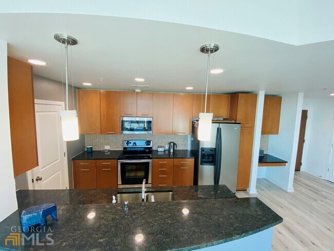 Building Photo - 3300 Windy Ridge Pkwy SE