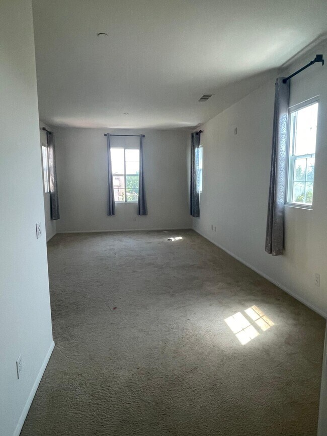 Building Photo - 10598 Acacia Ln