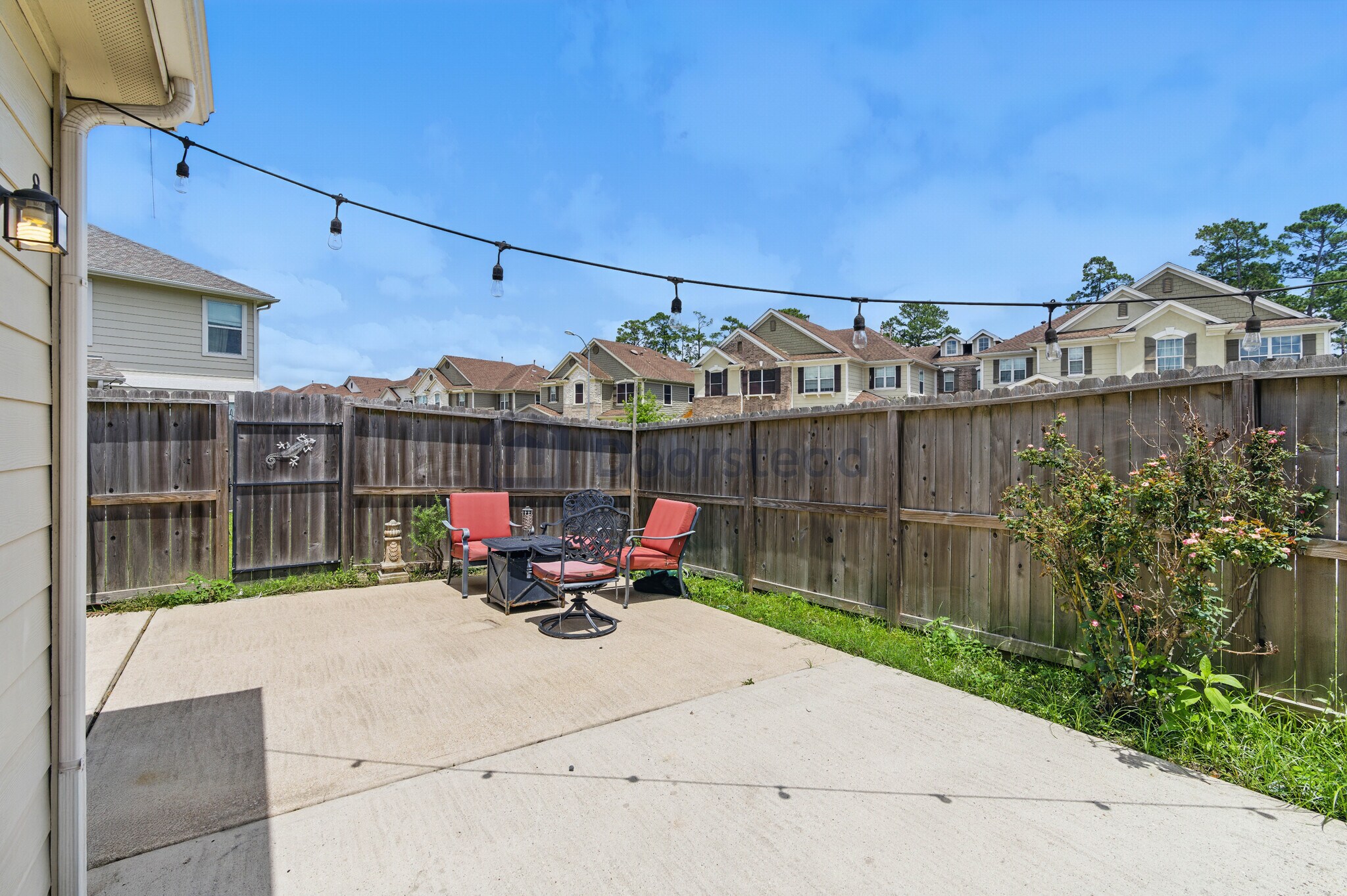 Building Photo - 16030 Summerville Lake Dr