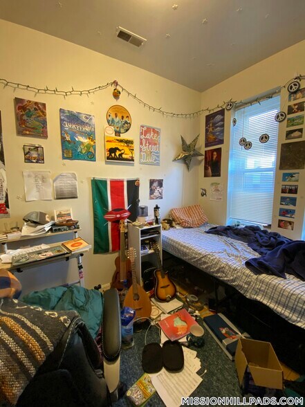 Building Photo - 1458 Tremont St