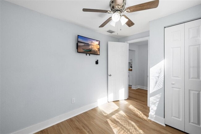 Building Photo - 2606 W Henry Ave