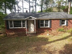 Building Photo - 3 Bedroom 1.5 Bathroom HOUSING VOUCHER ACC...