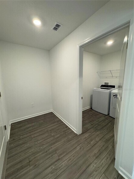 Building Photo - 8924 SW 41st Terrace