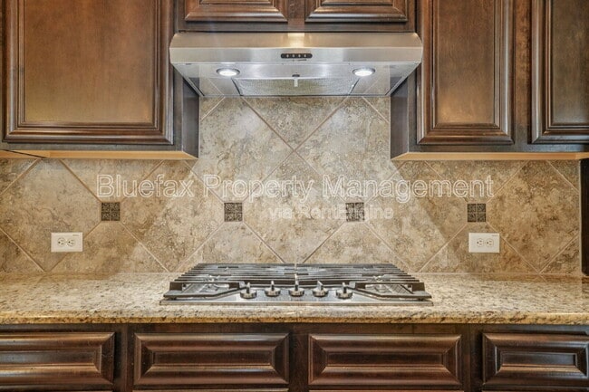 Building Photo - 11326 Begonia rock