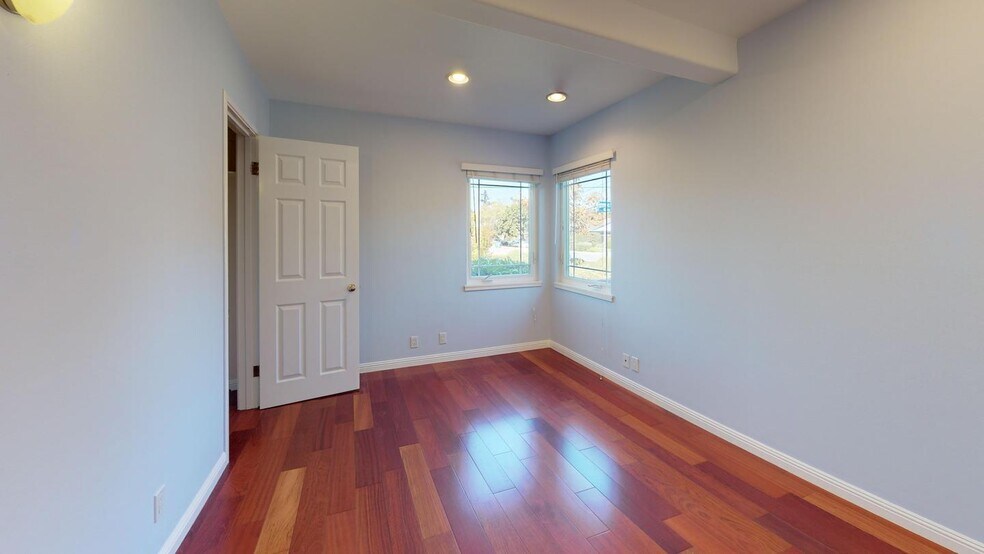 Building Photo - 21060 Grenola Dr