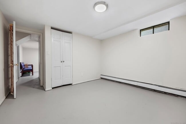 Building Photo - 21 Ferris Dr