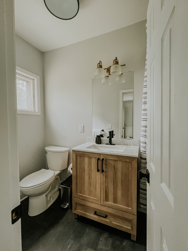 Building Photo - 871 St Joseph St