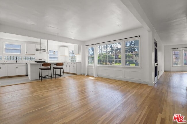 Building Photo - 4409 Victoria Park Dr