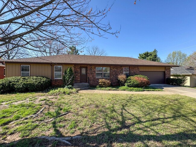 Building Photo - 4 Bed 3 Bath 2 Car Garage