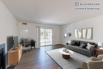Building Photo - 313 Avalon Cir