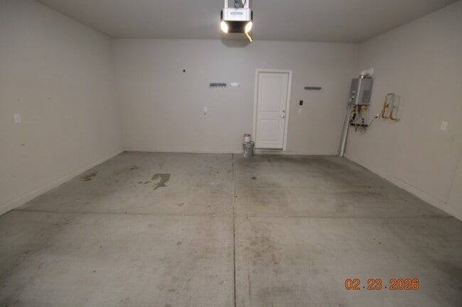 Building Photo - 7925 Savannah Sky Ave