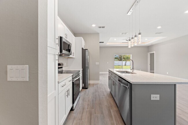 Building Photo - Deposit-Free! Modern, energy efficient hom...