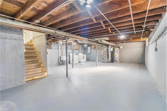 Building Photo - 6411 S Leclaire Ave