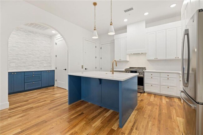 Building Photo - 4621 S 47th St