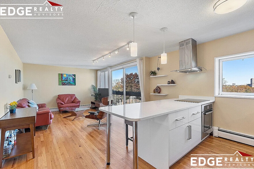 Building Photo - 12 Inman St