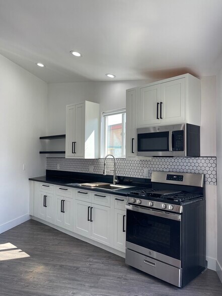Building Photo - 448 Satinwood Way
