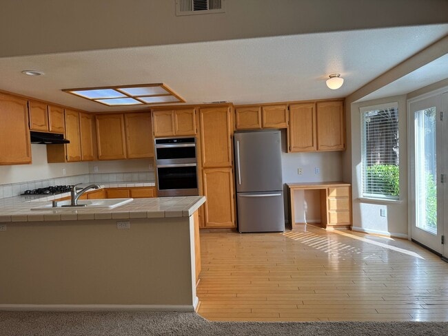 Building Photo - Beautiful Single Story Folsom home