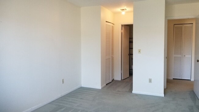 Building Photo - 212 Crosswoods Rd