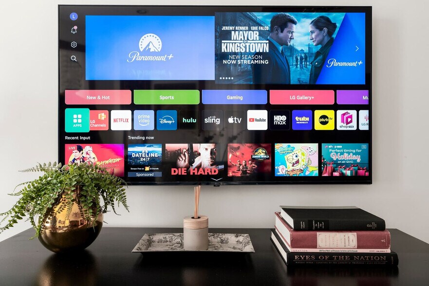 Building Photo - 1116 W 10th St