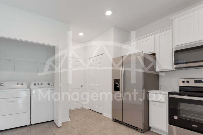 Building Photo - 9065 Gifford Dr