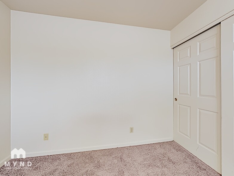 Building Photo - 950 Berrum Ln
