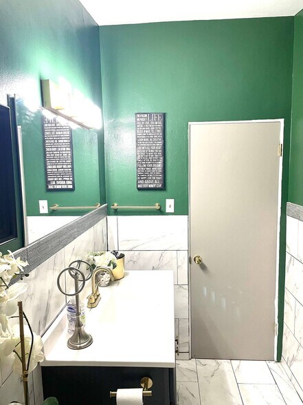 Building Photo - 1341 Kappel Dr