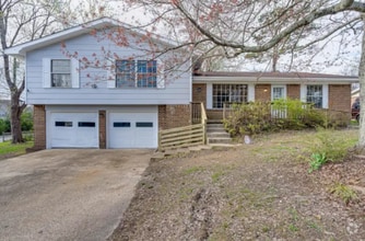 Building Photo - $350 Off First Month! Renovated 2 bed 1.5 ...
