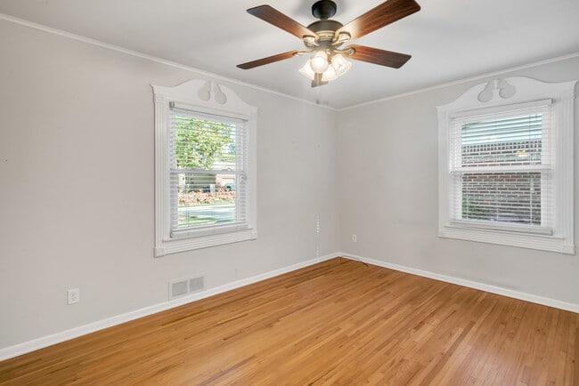 Building Photo - 5230 S Marion Ave