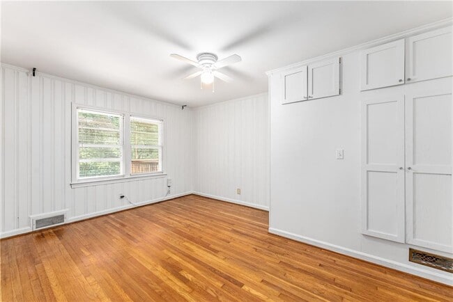 Building Photo - 1469 Clairmont Rd