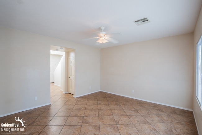 Building Photo - Spacious and Lovely Two-Story 3Bdm 2.5Ba Home in Centennial.