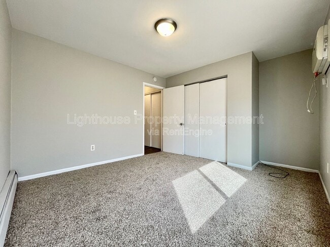 Building Photo - 1350 Kendall St SE