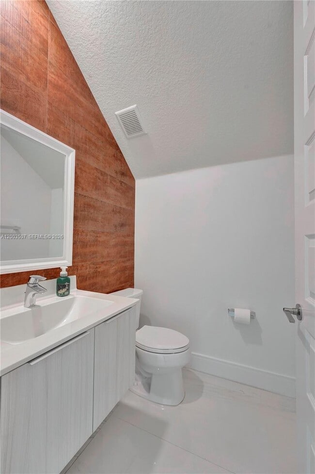 Building Photo - 10500 NW 78th Terrace