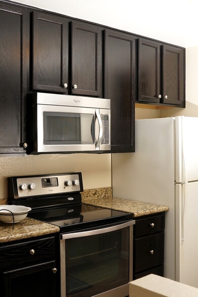 Building Photo - 4095 Rosenda Ct