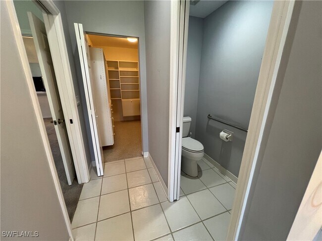 Building Photo - 2081 Crestview Way