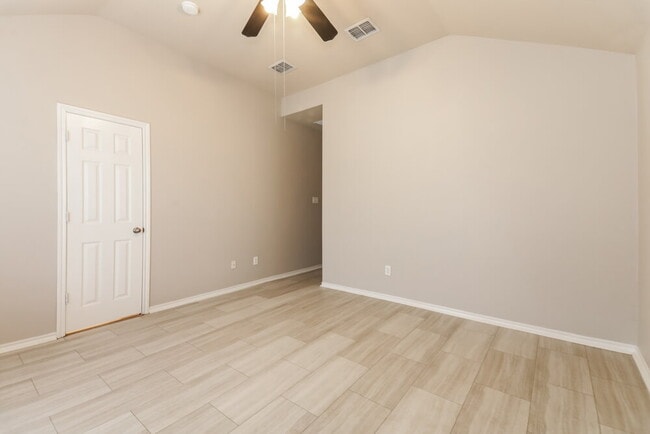 Building Photo - 822 Sycamore St