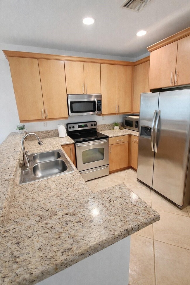 Building Photo - 2521 NW 31st Ct