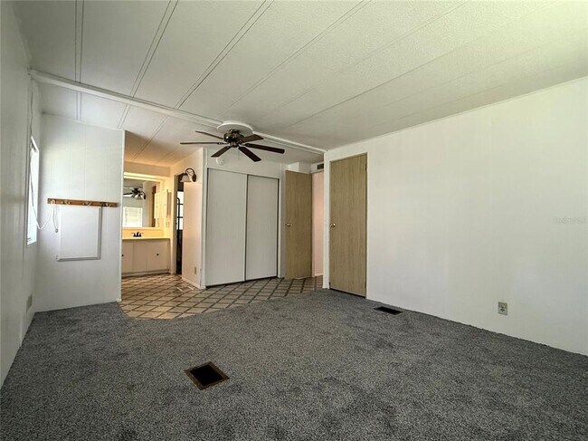 Building Photo - 3221 SE 39th Ave