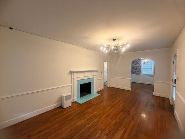 Building Photo - 1552 Sunnyside Dr