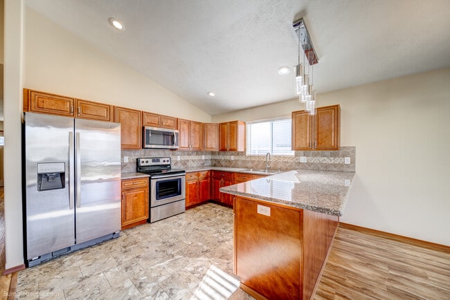 Building Photo - 1923 N Nelson St